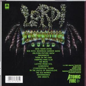 Dunkle CD-Hülle mit Text und Bildern einer Rockband. Der Hintergrund ist schwarz.