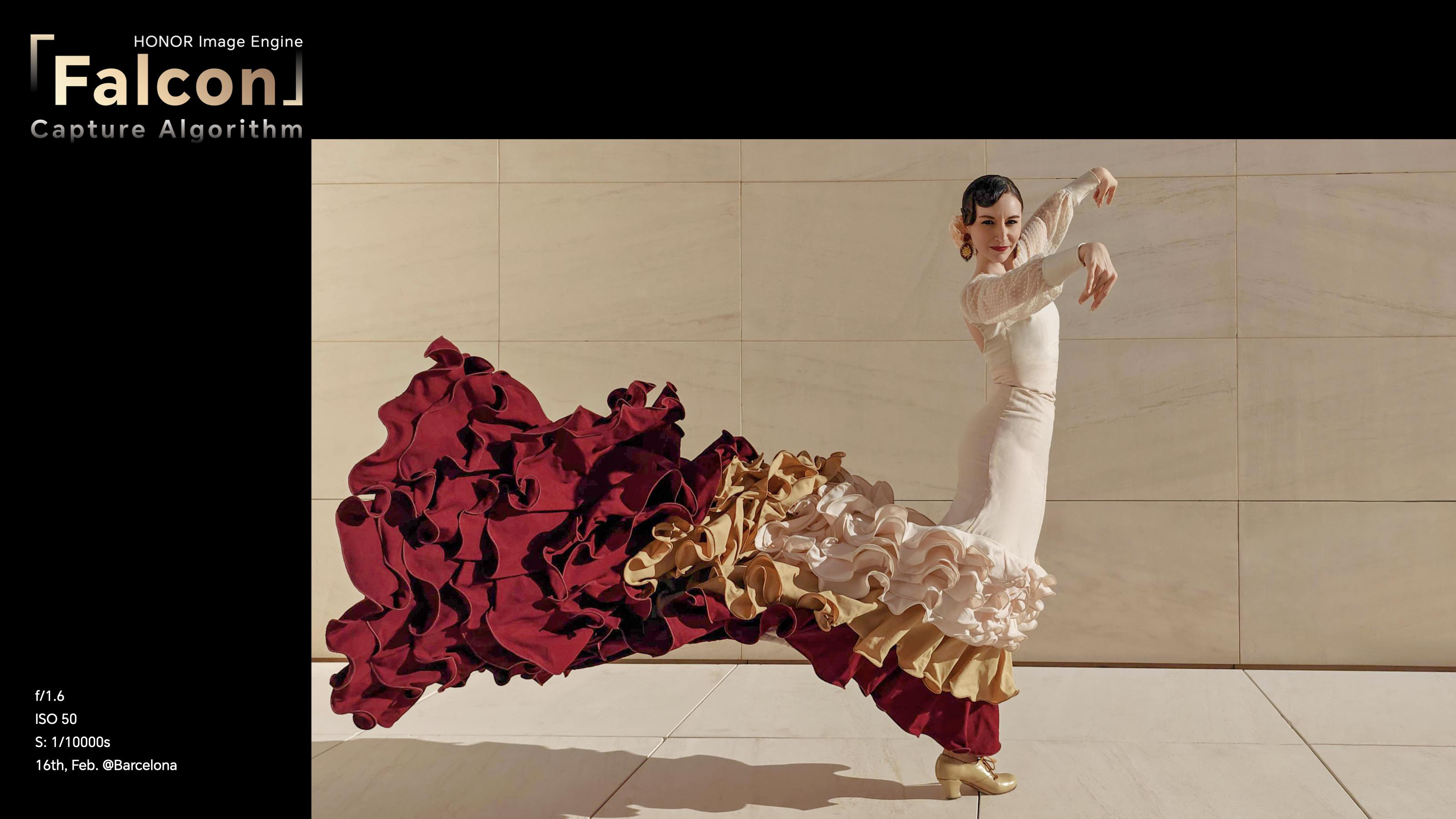 Eine Frau in einem weißen Kleid tanzt Flamenco mit rotem und goldenem Rock und Hintergrund.
