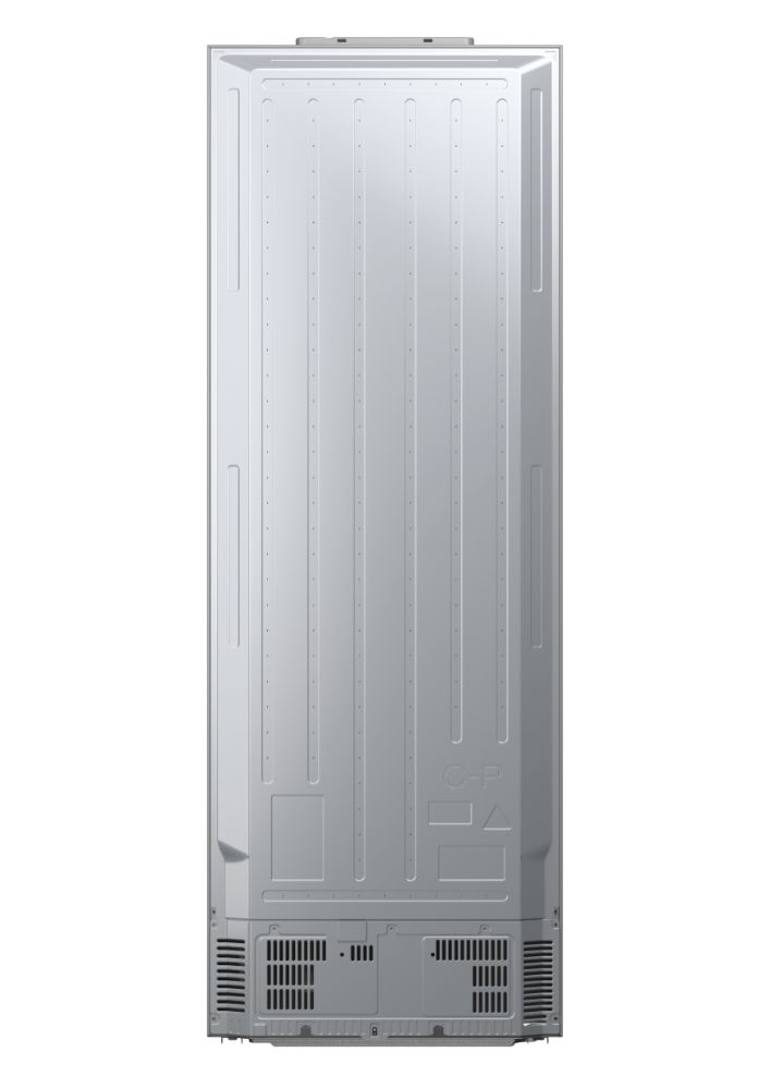 Il retro di un frigorifero argentato su sfondo bianco.