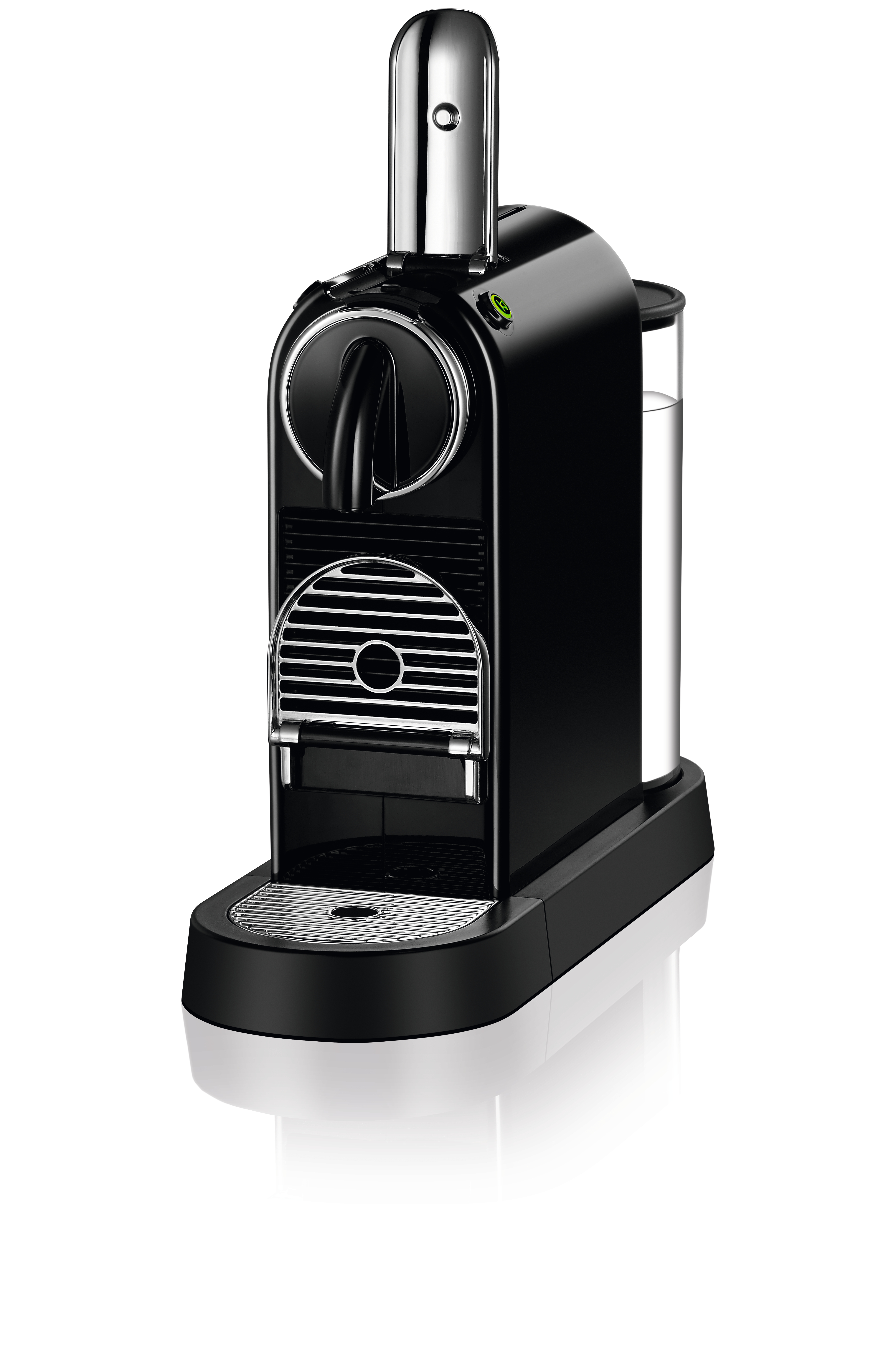 Schwarze Nespresso Kaffeemaschine mit Chromhebel und Wassertank.