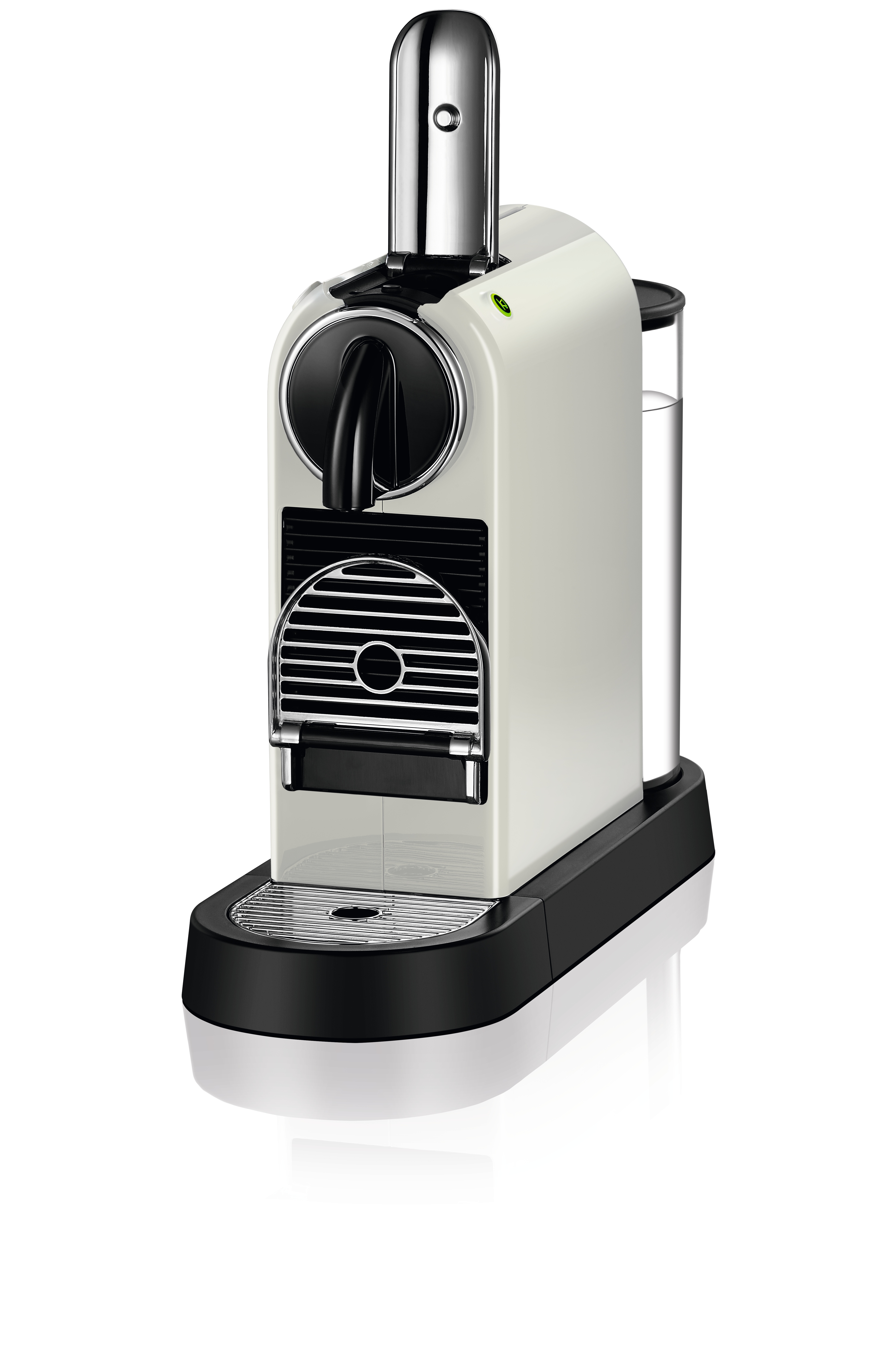 Eine weiß-schwarze Nespresso-Kaffeemaschine auf weißem Hintergrund.