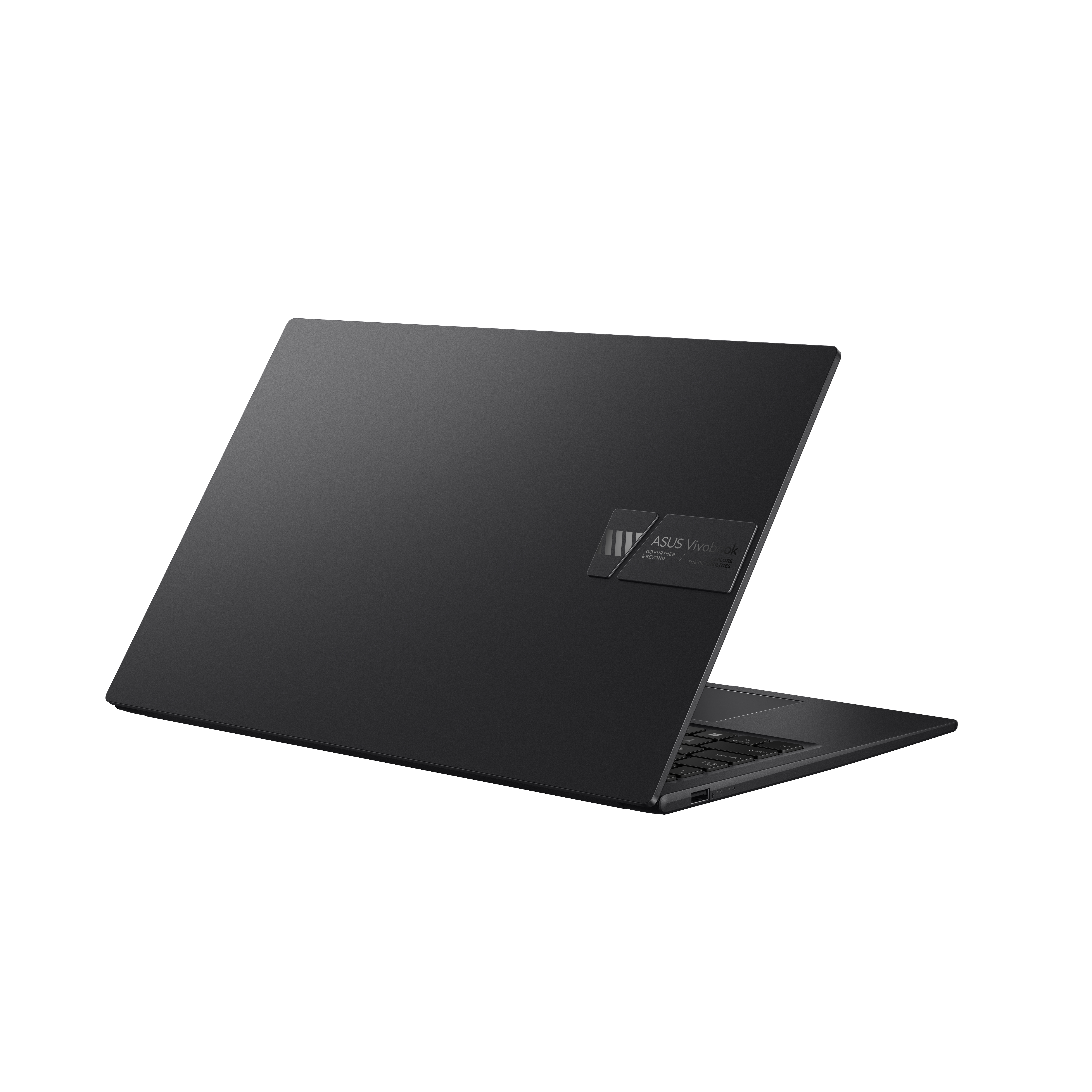 Ein schwarzer Laptop von hinten gesehen, mit dem ASUS VivoBook-Logo auf dem Deckel, geöffnet auf einer weißen Oberfläche.