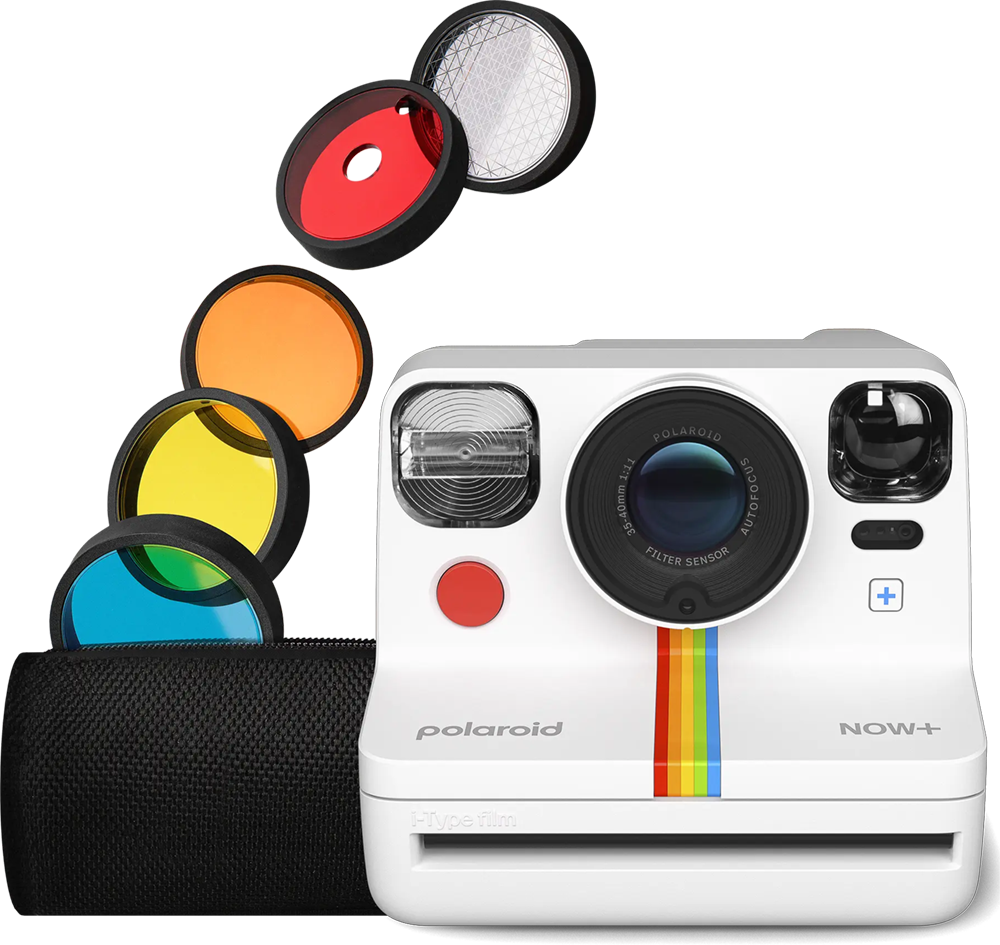 Appareil photo Polaroid blanc avec filtres couleur et étui sur fond noir.