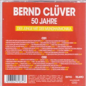 CD-Cover mit rotem Hintergrund, weißem Text und einem Barcode unten links.