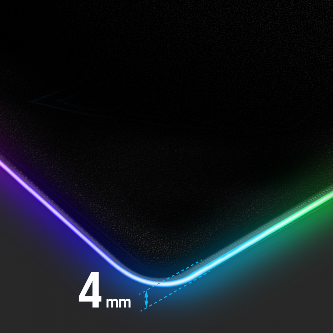 Egy fekete gaming egérpad színes LED világítással a szélein. A pad 4 mm vastag.