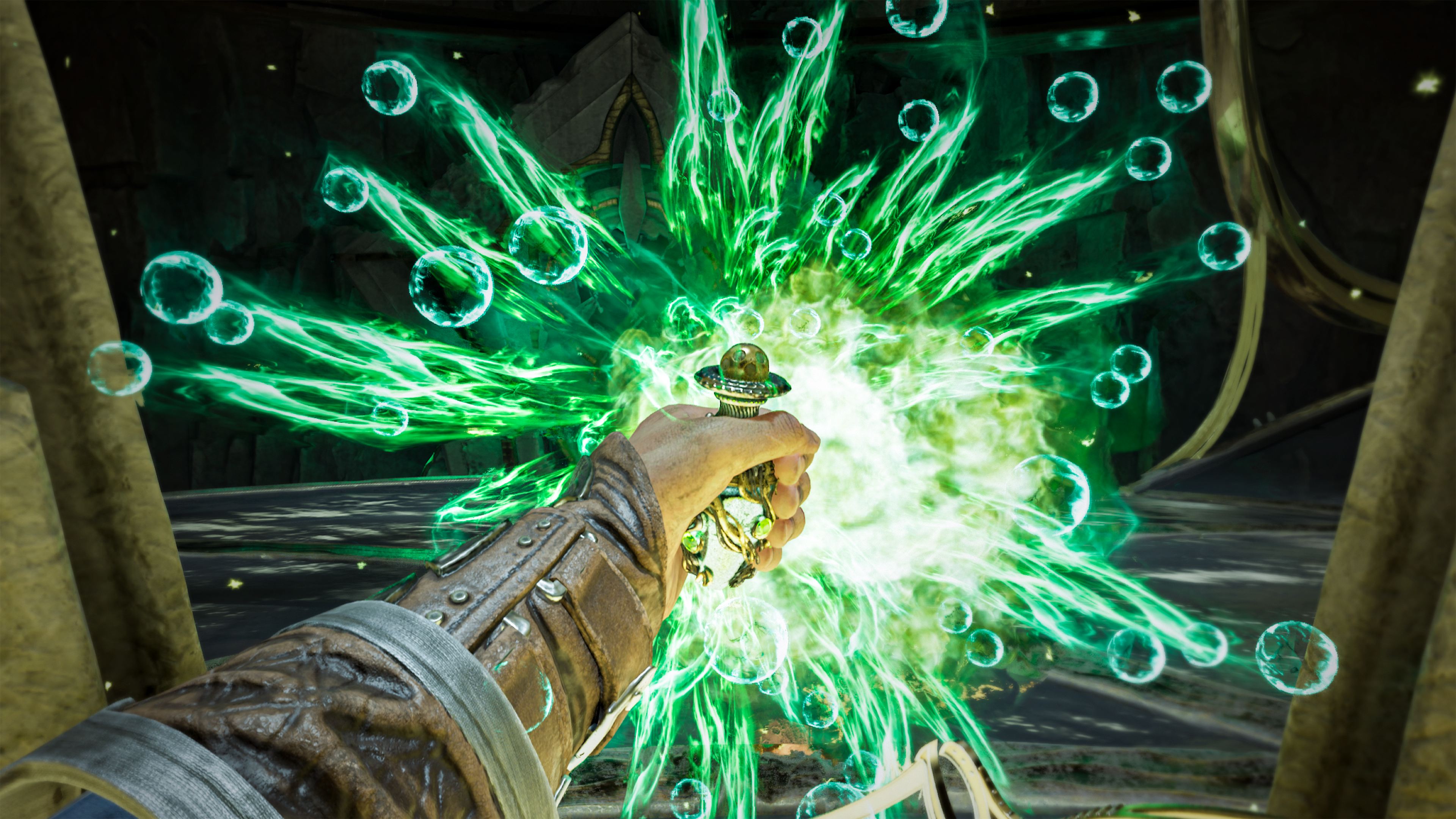 Una mano sostiene un orbe verde brillante en un entorno de fantasía. Burbujas y energía lo rodean.