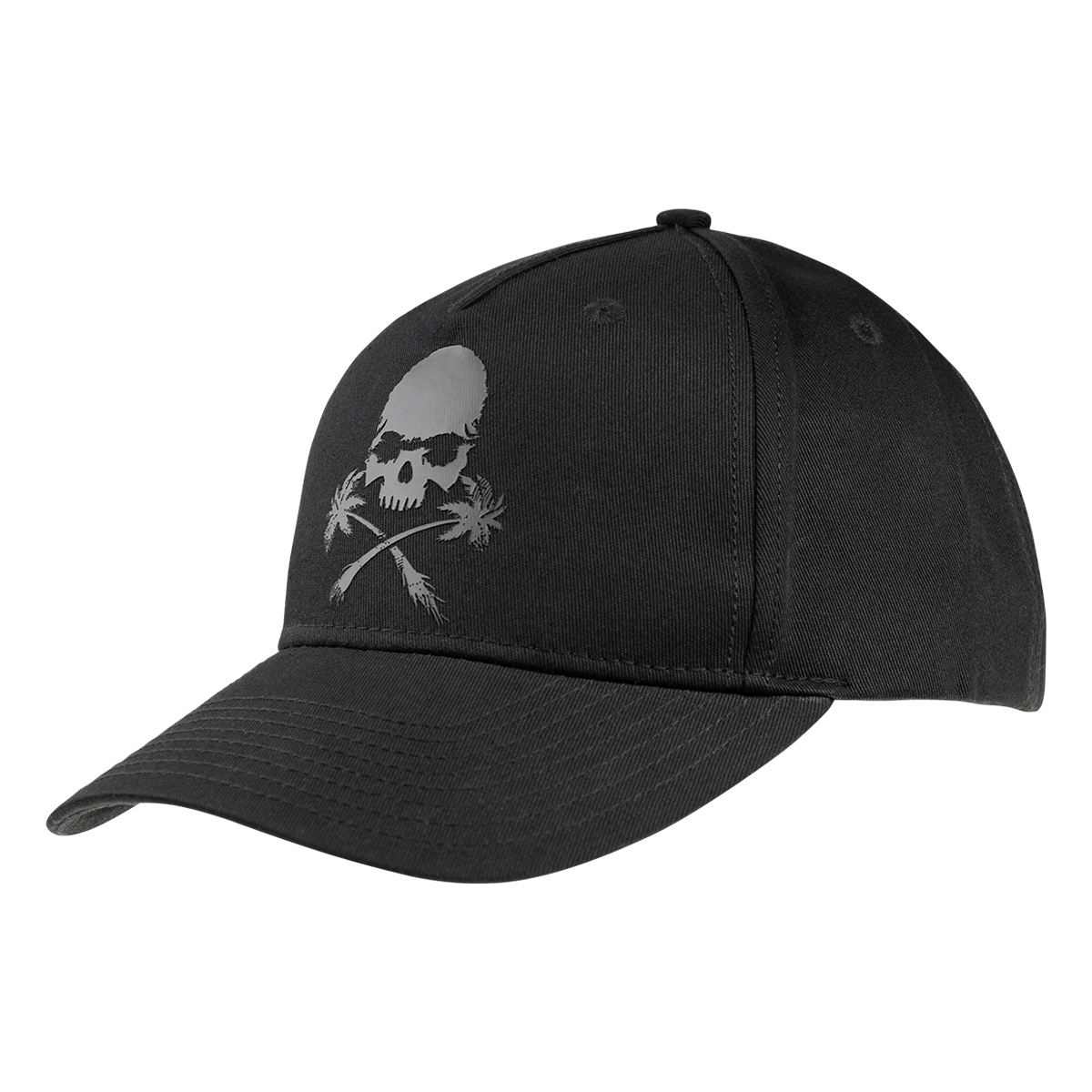 Schwarze Baseballkappe. Silbernes Totenkopf- und Palmenlogo. Weißer Hintergrund.