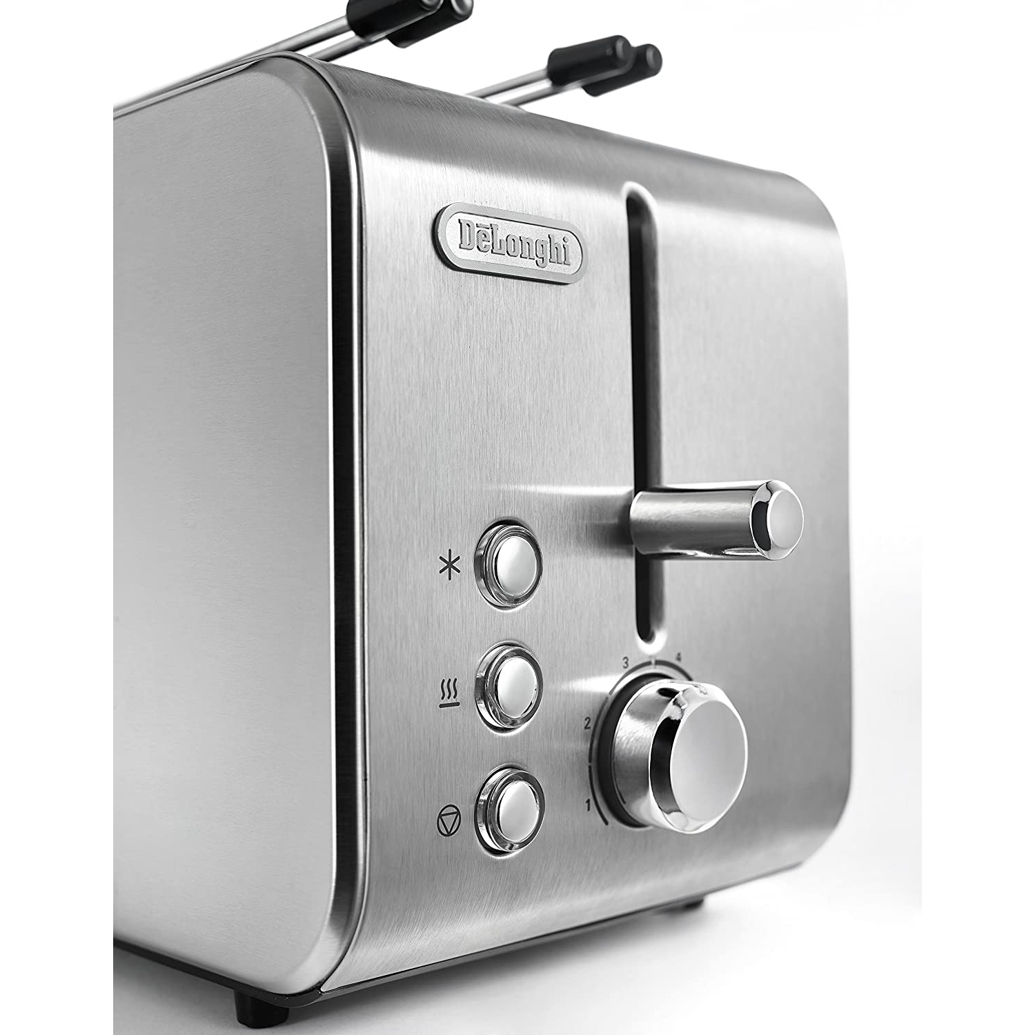 Un tostapane DeLonghi in acciaio inossidabile con pulsanti di controllo e un quadrante.