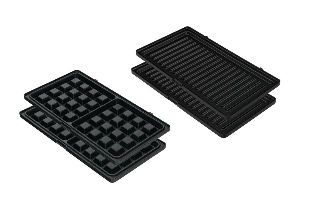 Zwei schwarze Grillplatten und zwei Waffelplatten für eine Maschine.