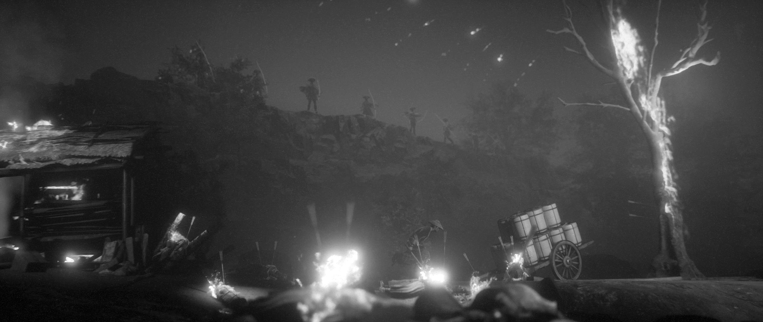 Schwarz-Weiß-Kriegsszene bei Nacht. Soldaten auf einem Hügel, Feuer und ein Wagen im Vordergrund.