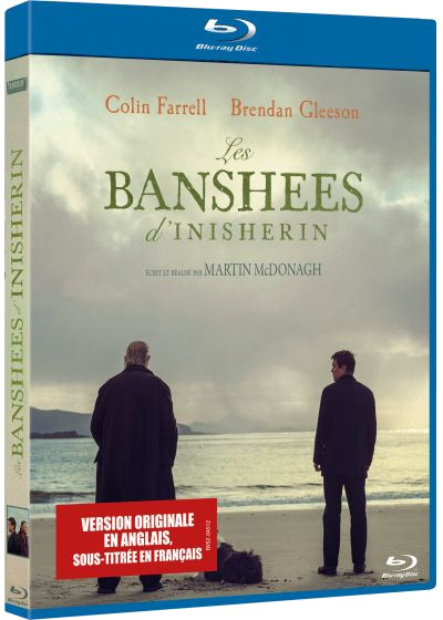 Couverture de disque Blu-ray : 'Les Banshees d'Inisherin'. Deux hommes de dos sur une plage, fond bleu.