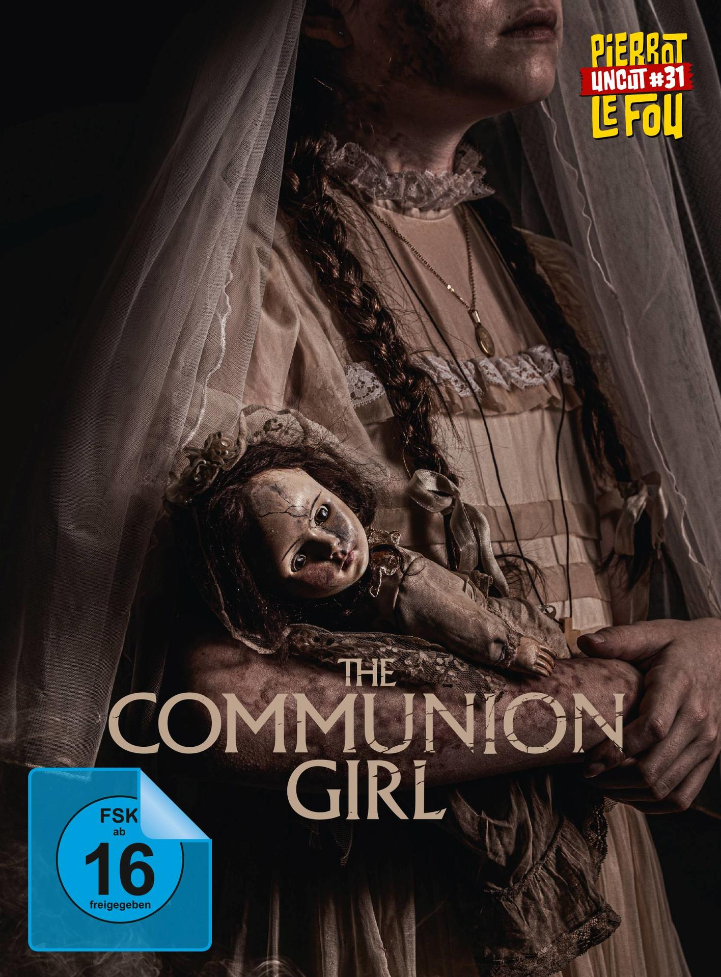 Filmcover von 'The Communion Girl'. Mädchen hält Puppe, Schleier, Text auf dunklem Hintergrund.
