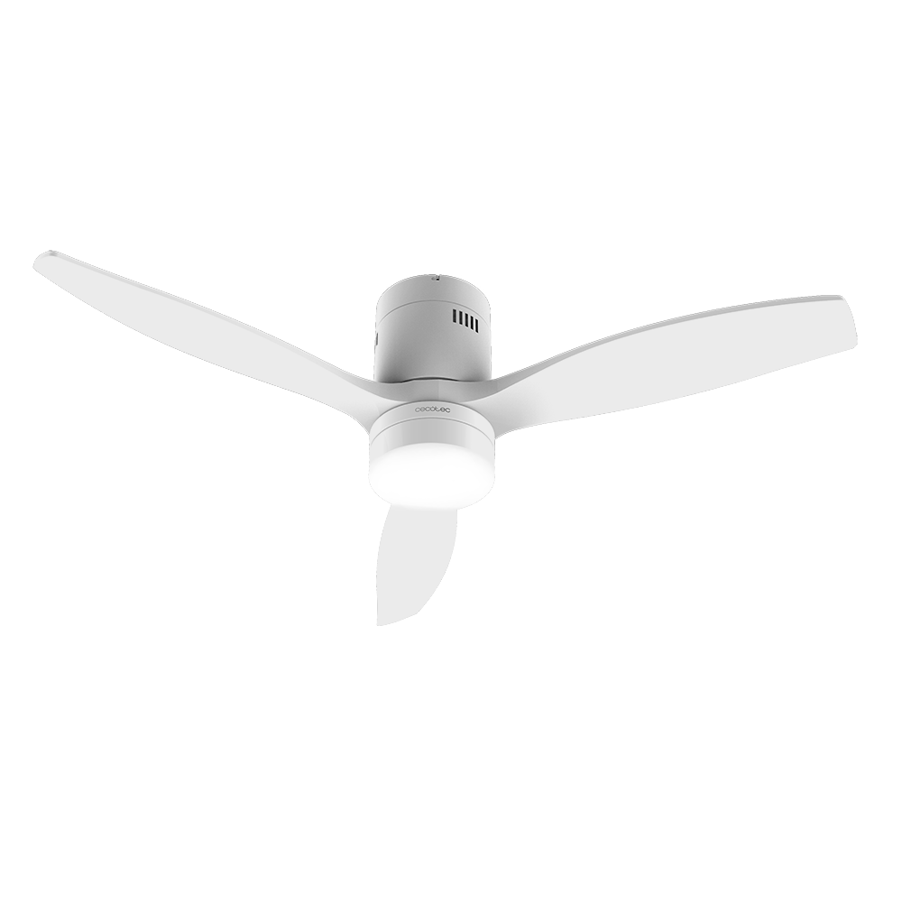 Ventilador de techo blanco con tres aspas y luz central. Aislado sobre fondo negro.
