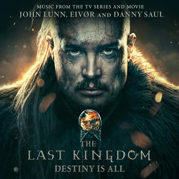 Album borító: The Last Kingdom. Férfi szakállal, hosszú hajjal, karddal.