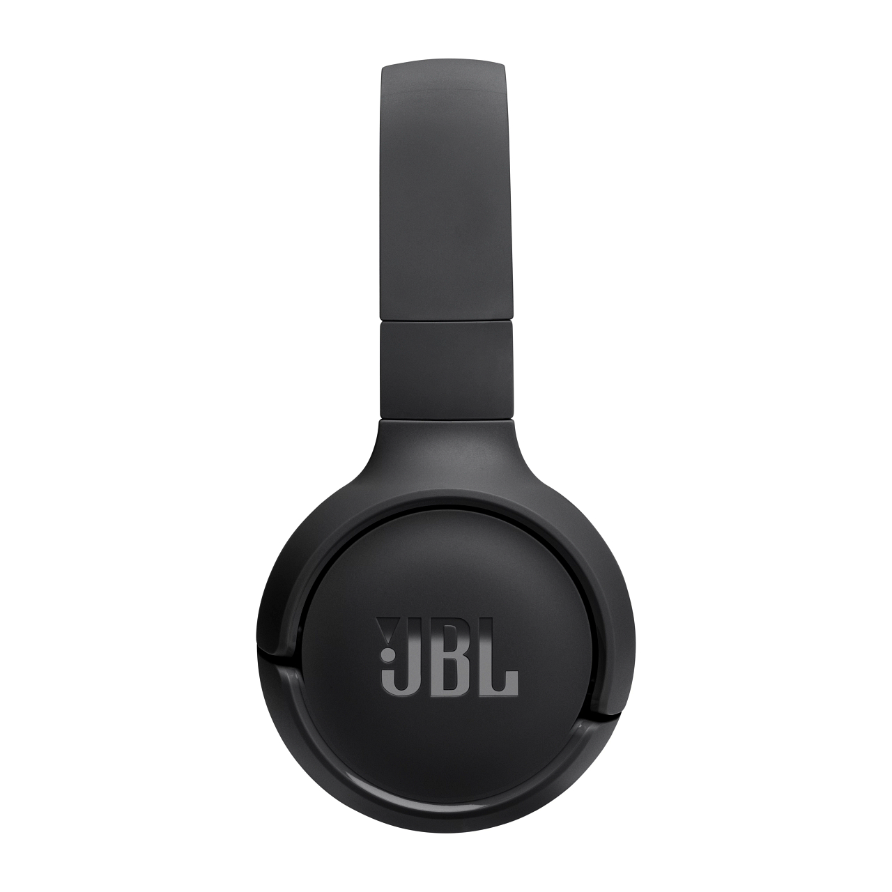 Schwarze JBL-Kopfhörer mit dem Markenlogo auf der Ohrmuschel.