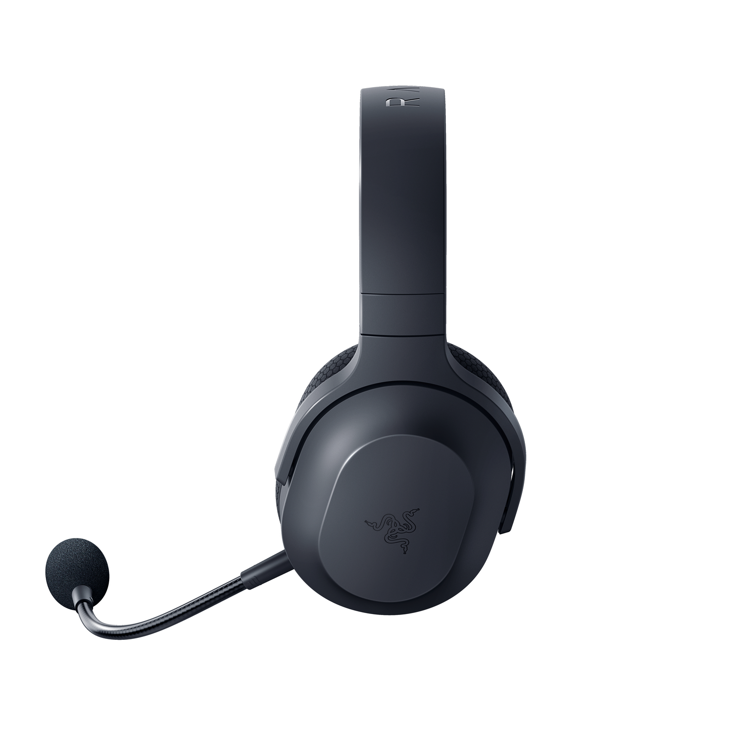 Zwarte gamingheadset met microfoon, schuine weergave, op een witte achtergrond, modern design.