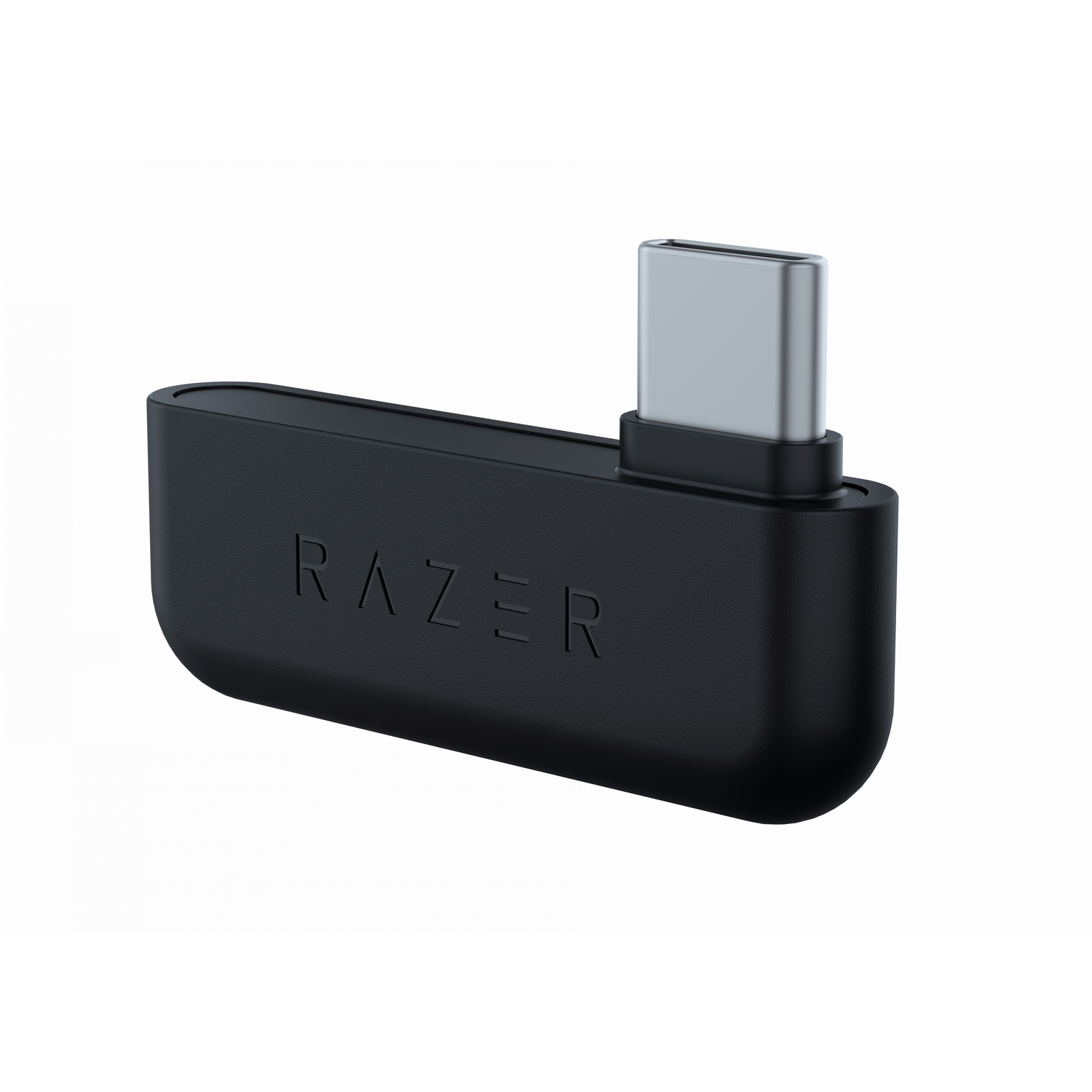 Zwarte Razer USB-C adapter. Razer logo op de adapter. Zilveren USB-C poort.