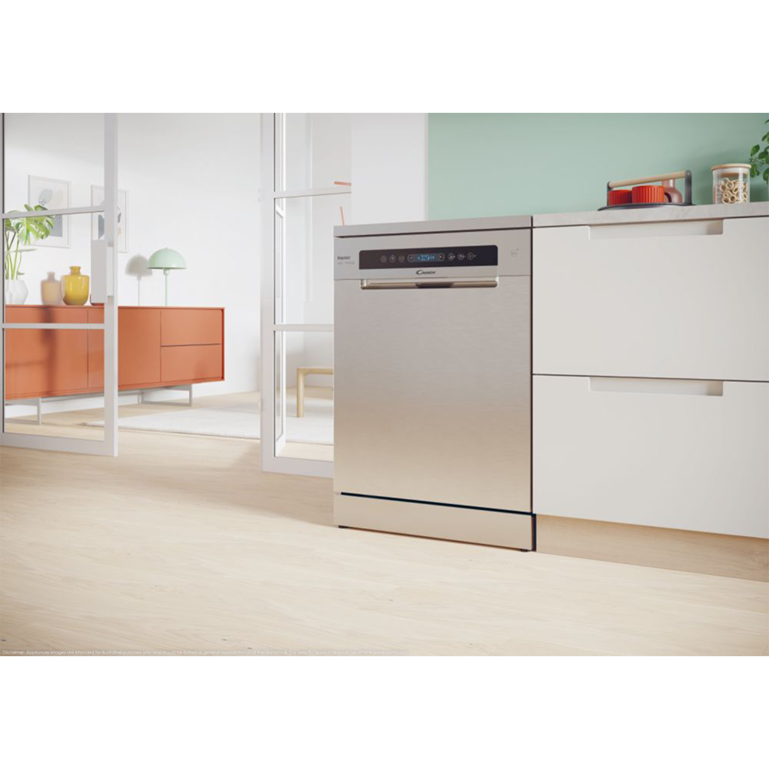 Una lavastoviglie in acciaio inox in cucina, vicino ai mobili bianchi.