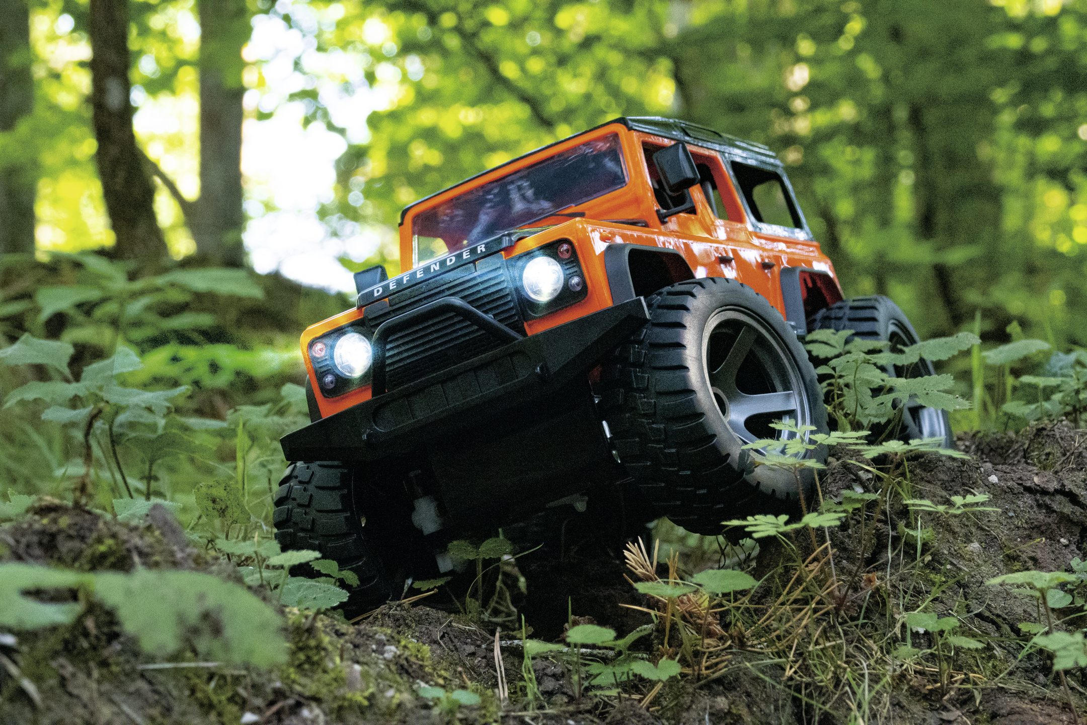 CARSON 1:12 Land Rover Defend.2.4G 100% RTR R/C Spielzeugauto, Mehrfarbig