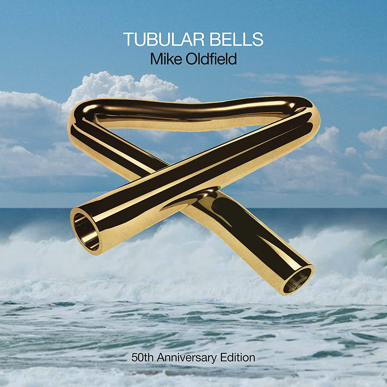 Arany Tubular Bells hangszer a tenger és az ég előtt. A szöveg: 'Tubular Bells'.