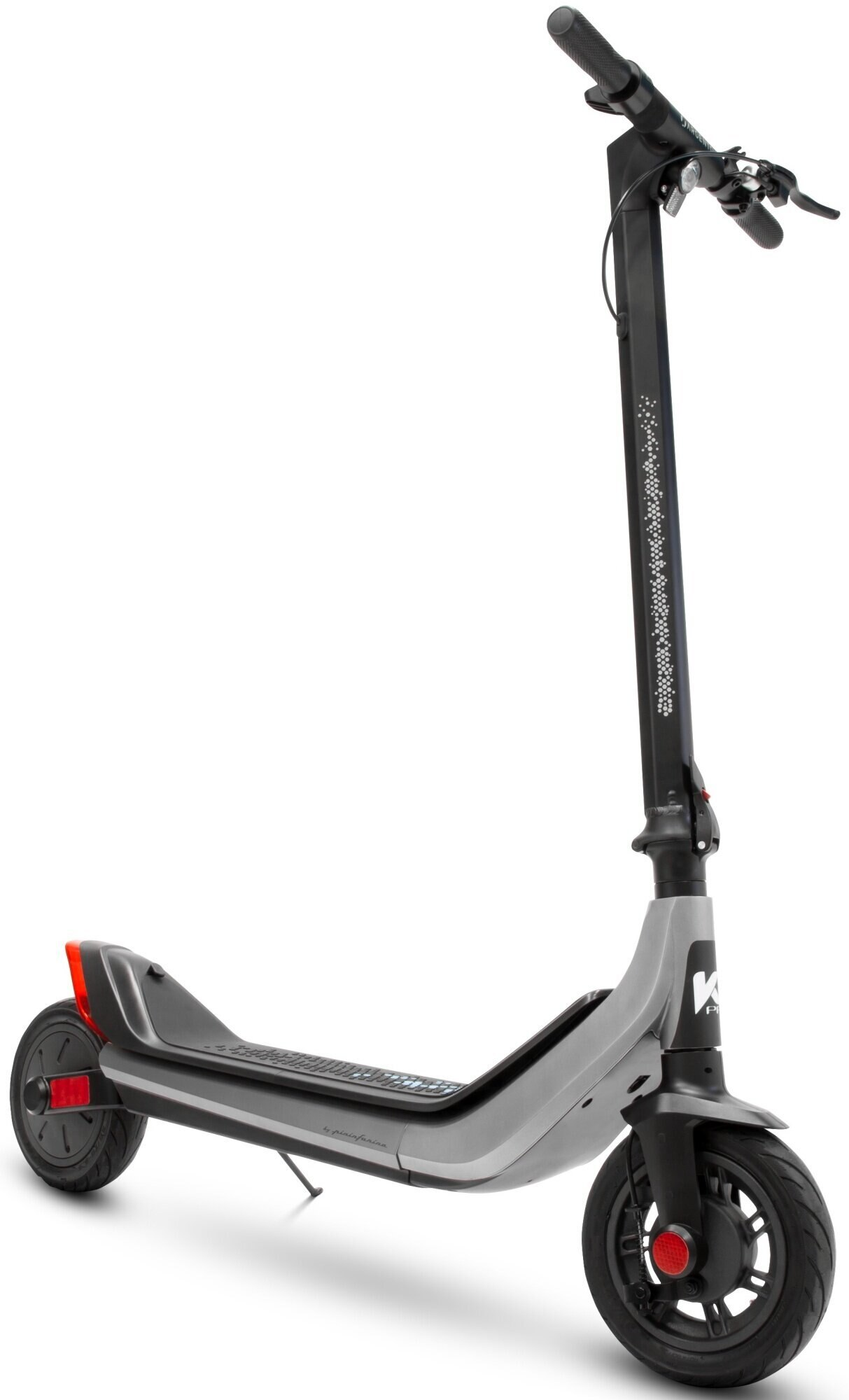 Nowoczesna czarno-szara hulajnoga elektryczna, pojedyncze koło z przodu, białe tło.