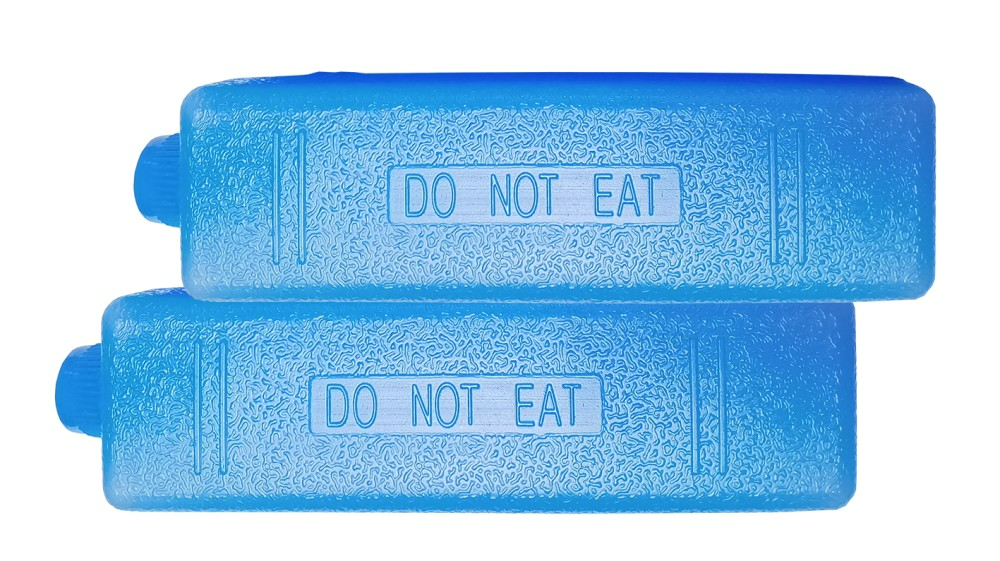 Két kék jégakkumulátor, melyen a 'DO NOT EAT' felirat látható.