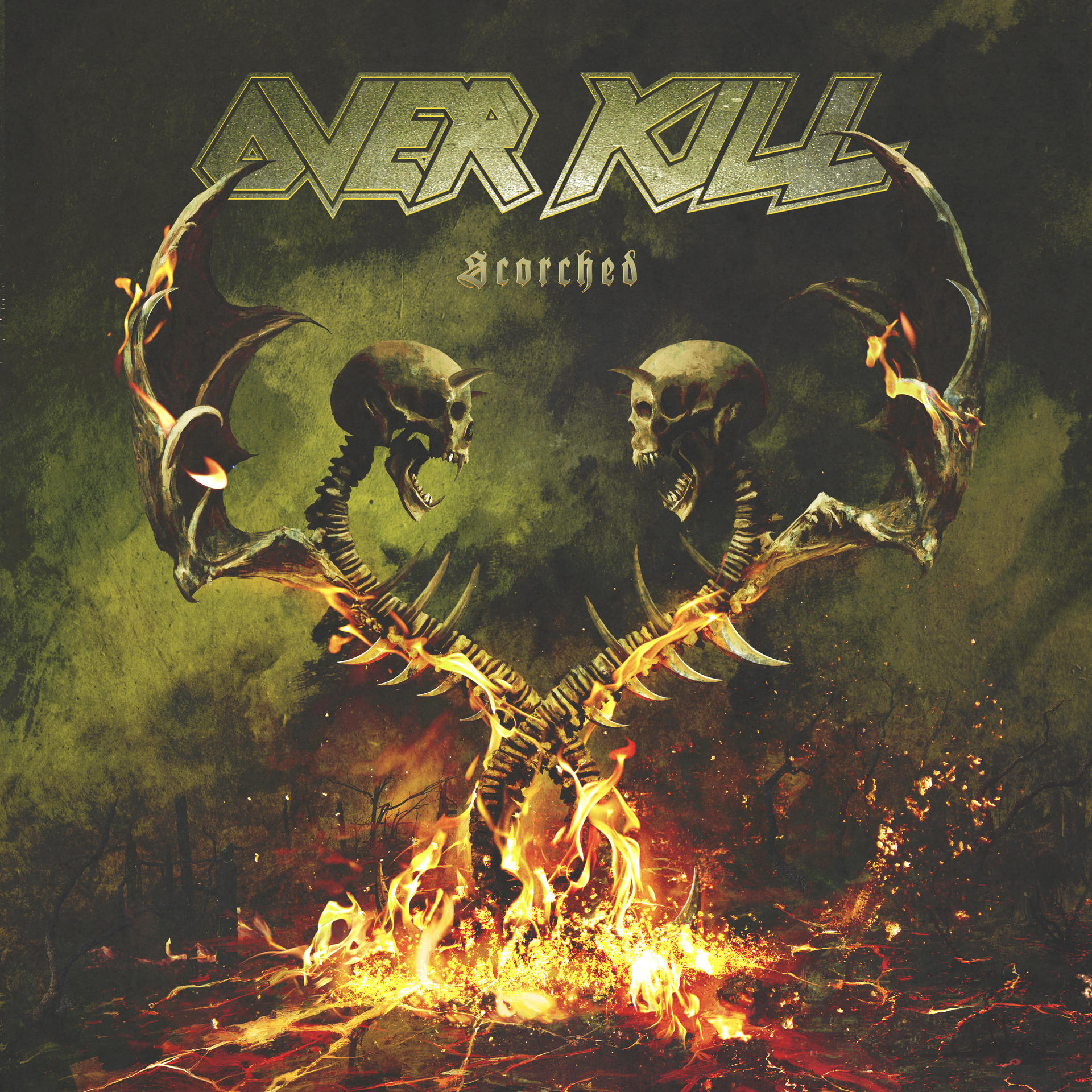 Albumcover mit Totenköpfen und Flammen. Bandname 'OVERKILL', Albumtitel 'Scorched'.