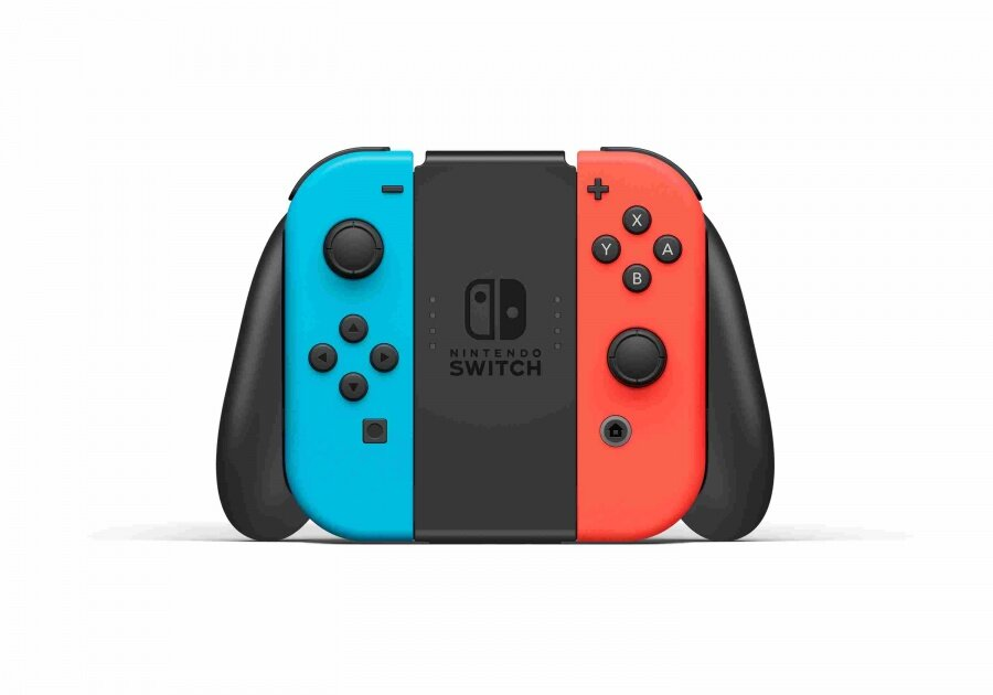 Dwa kontrolery Nintendo Switch w kolorze niebieskim i czerwonym, połączone z czarną częścią centralną, na białym tle.
