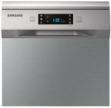 Srebrna zmywarka Samsung. Ma cyfrowy wyświetlacz pokazujący 1:30. Przyciski są widoczne na górze.