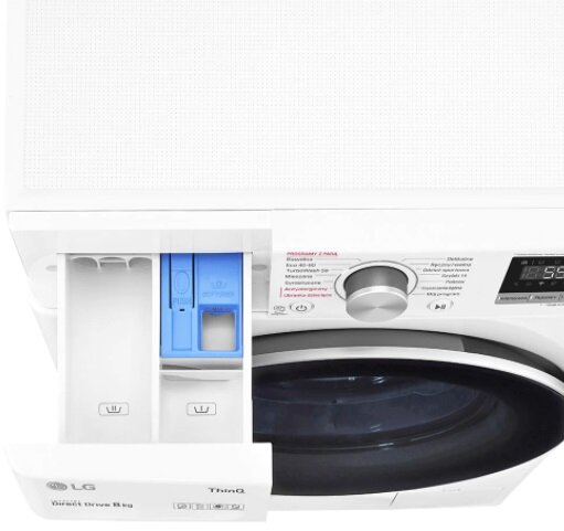 Szuflada pralki z otwartymi przegrodami na detergent, pokazująca niebieski pojemnik i inne sekcje.