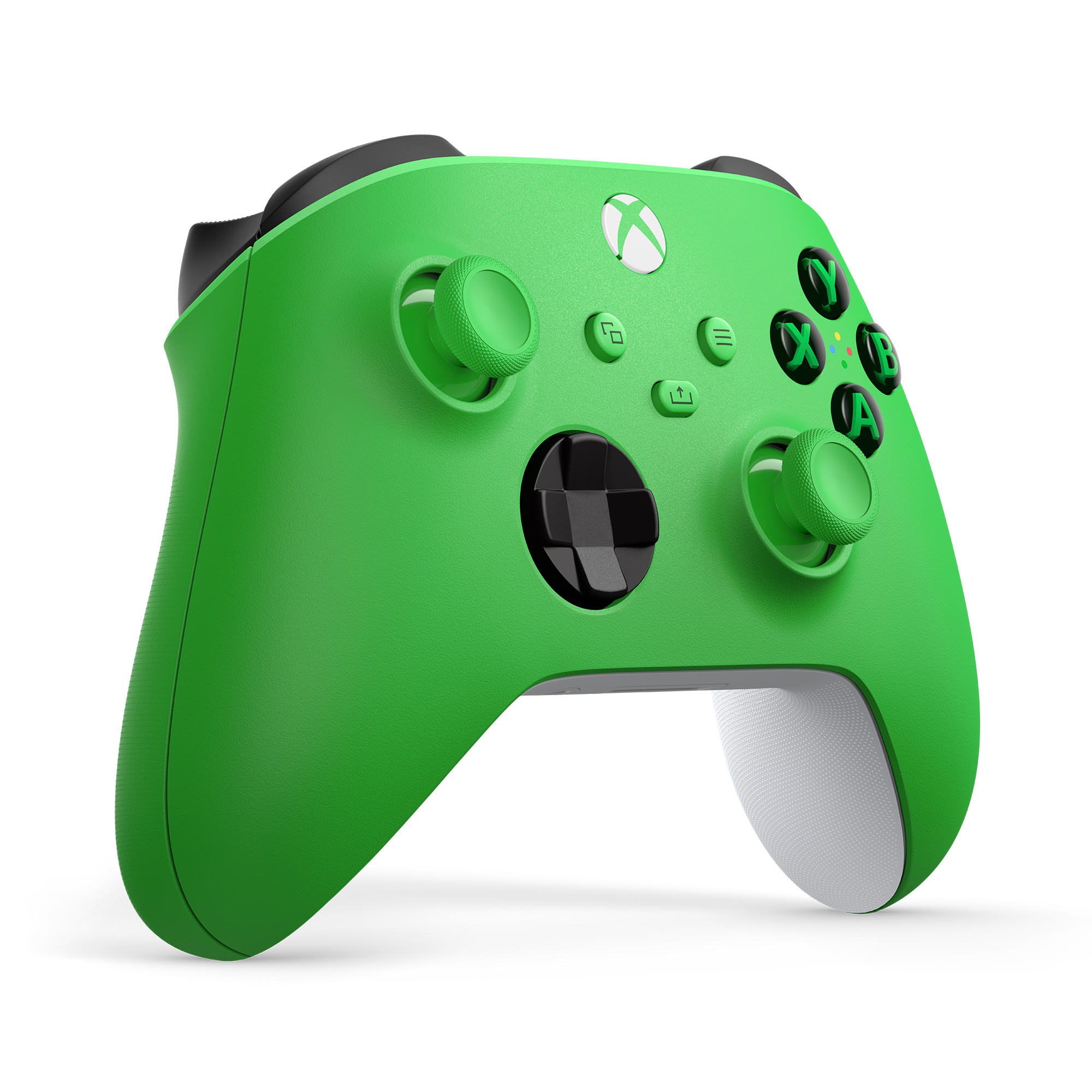 Beyaz zemin üzerinde, beyaz vurgulara sahip yeşil bir Xbox kontrolcüsü.