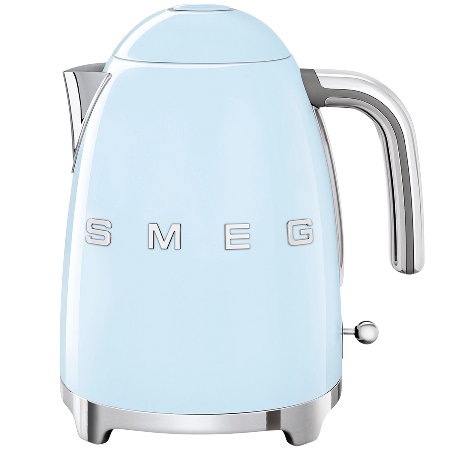 Bouilloire Smeg bleu clair. Poignée, base et bec chromés. Logo Smeg en lettres argentées.
