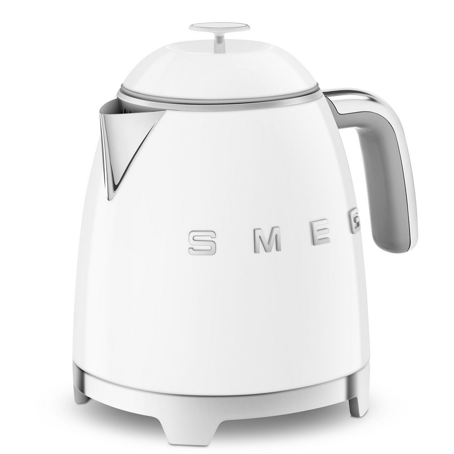 Bouilloire Smeg blanche. Détails argentés, poignée et logo.