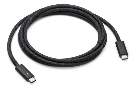 Czarny pleciony kabel z dwoma złączami USB-C na białym tle.