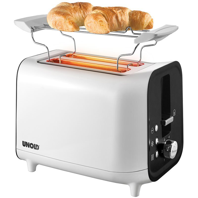 Fehér kenyérpirító tetején croissant-okkal. A pirító fehér, fekete vezérlőpanellel.