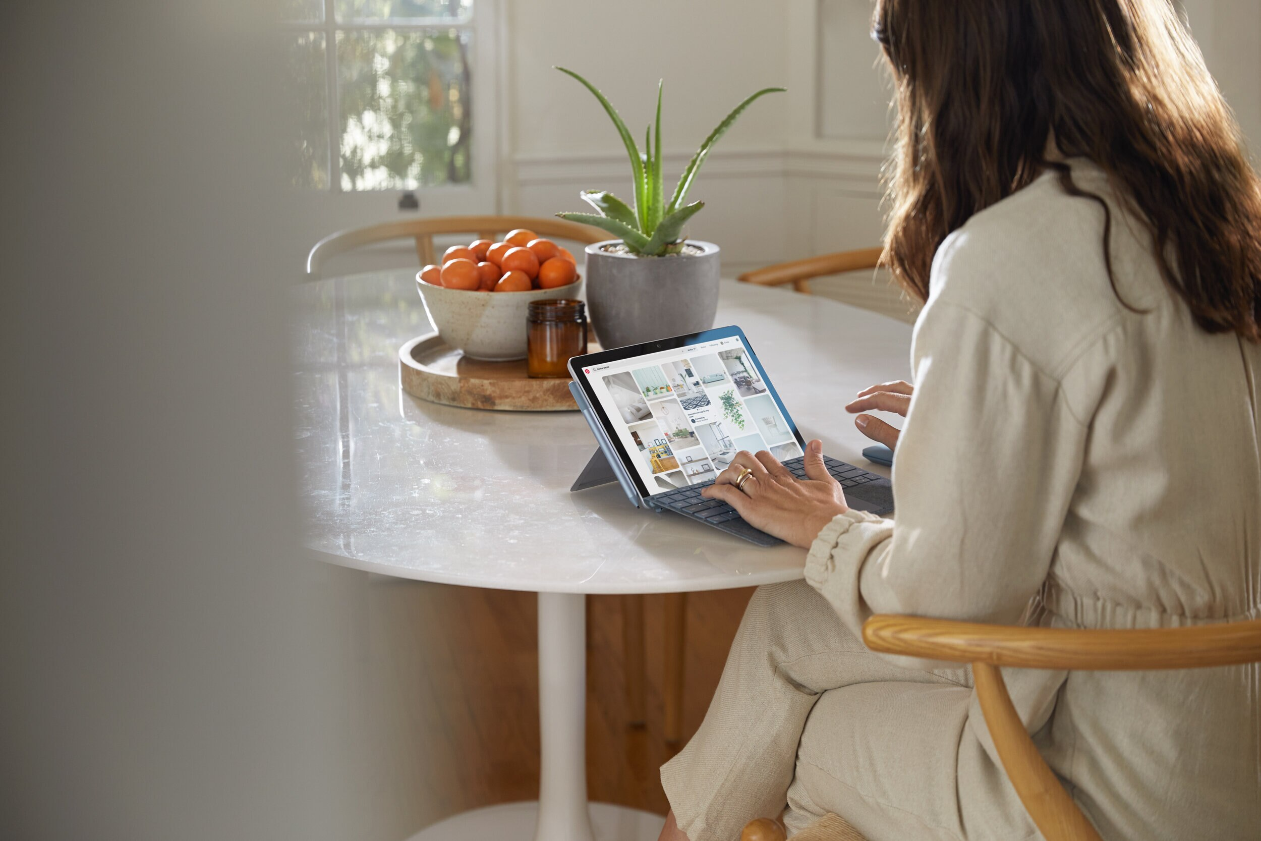 Laptop/Tablet 2w1 MICROSOFT Surface Go 2 LTE m3-8100Y/8GB/128GB SSD/INT/Win10H