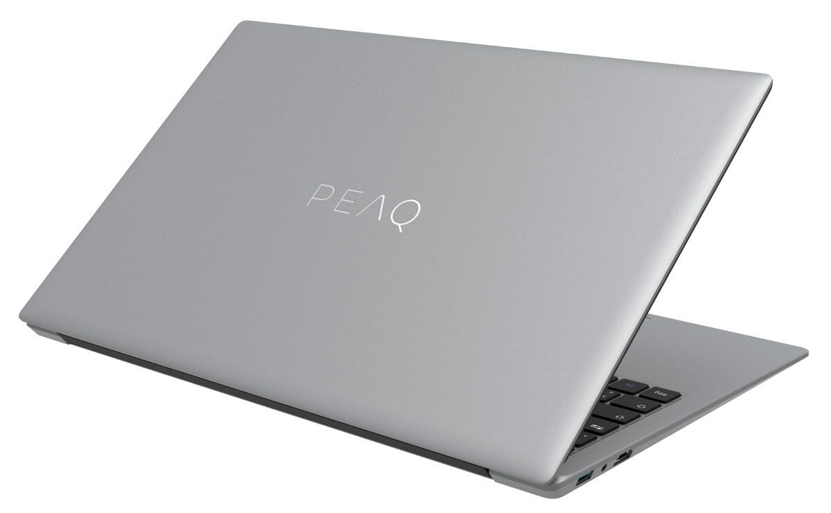 Srebrny laptop z widoczną nazwą marki 'PEAQ' na tylnej obudowie, widok z boku.