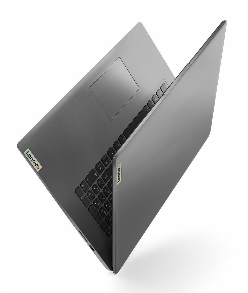 Szary laptop Lenovo, otwarty pod kątem, z czarną klawiaturą, białe tło.