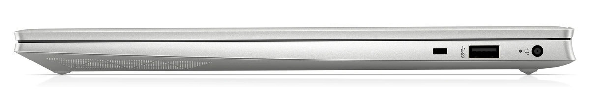 Widok z boku srebrnego laptopa z portami. Na białym tle.