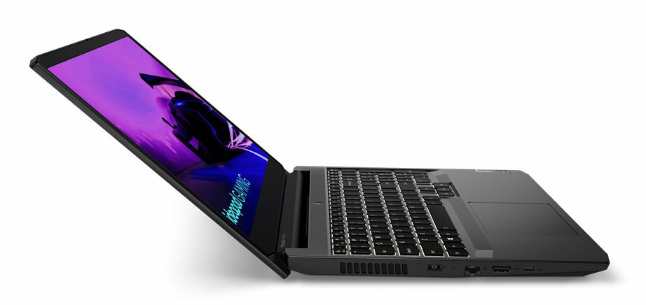 Czarny laptop, otwarty, przechylony. Wyświetla ekran gry. Białe tło.