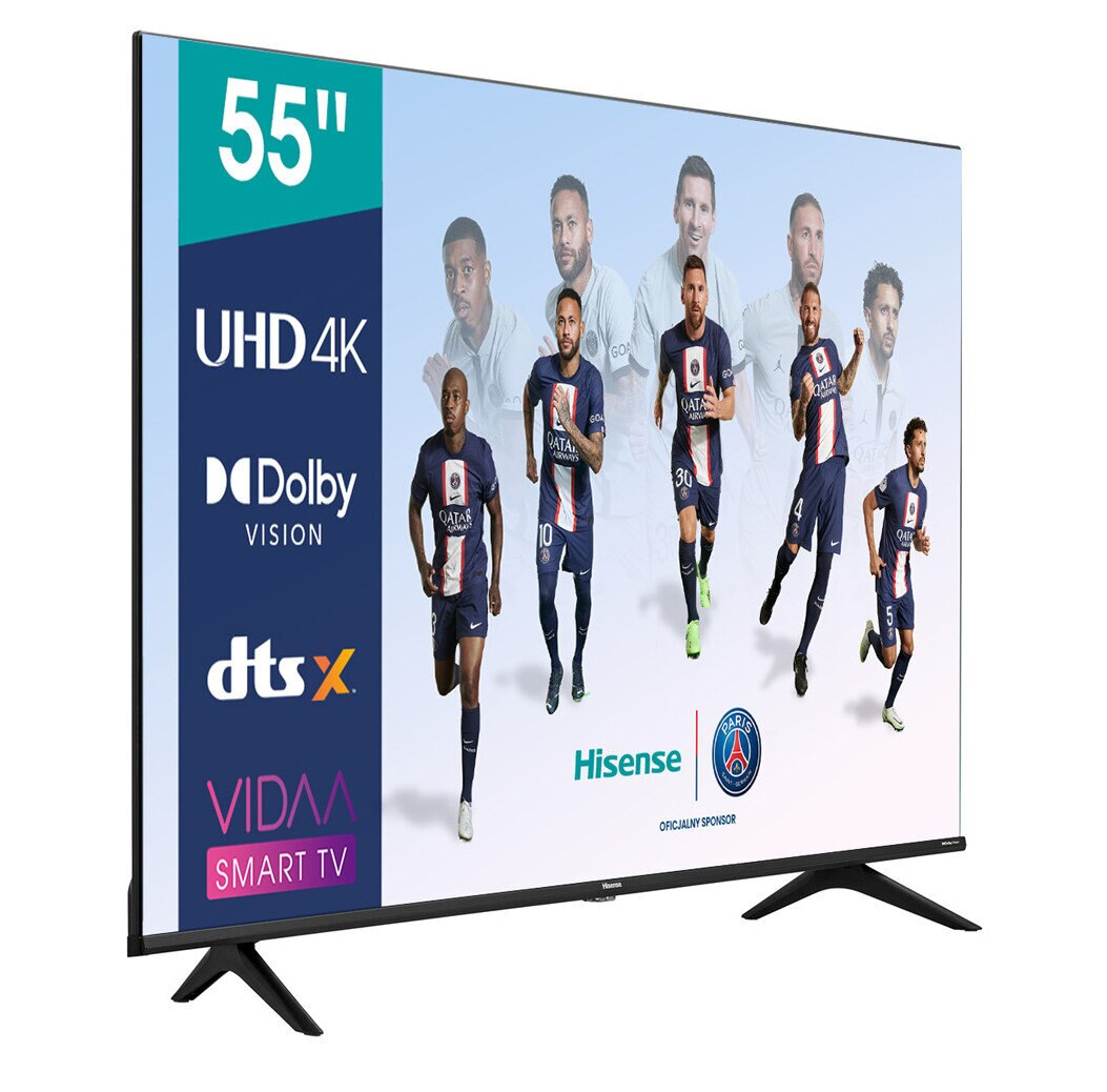 Telewizor 55 cali pokazuje piłkarzy, UHD 4K, Dolby Vision, DTS:X, Hisense, czarny stojak.