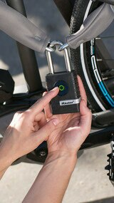 Kłódka Bluetooth MASTERLOCK 4401EURDLH