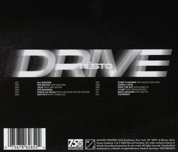 Rückseite einer schwarzen CD-Hülle mit dem Text 'DRIVE' und einer Titelliste, auf dunklem Hintergrund.
