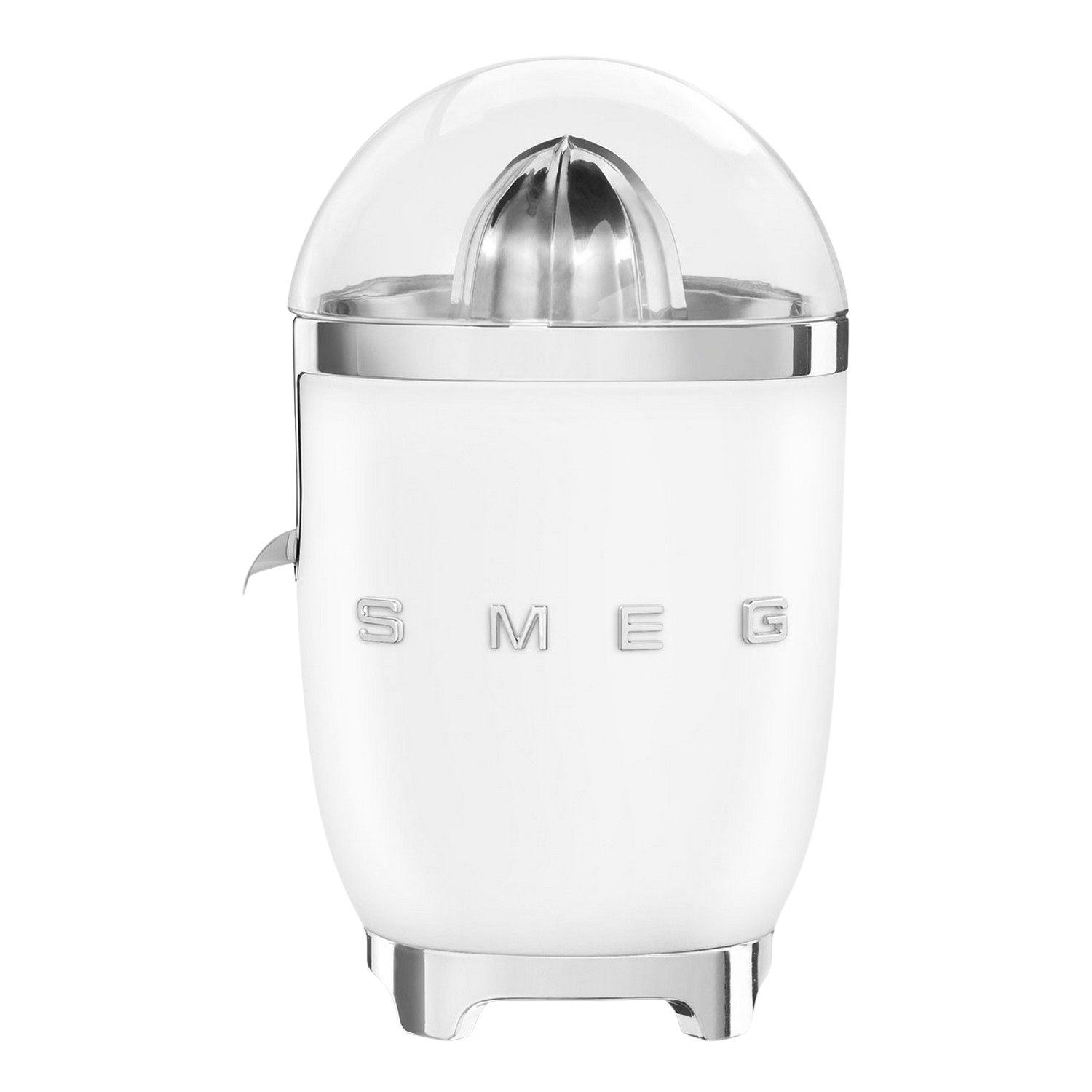 Un presse-agrumes Smeg blanc et chromé sur fond noir. Il a un dôme transparent et le mot SMEG sur le devant.