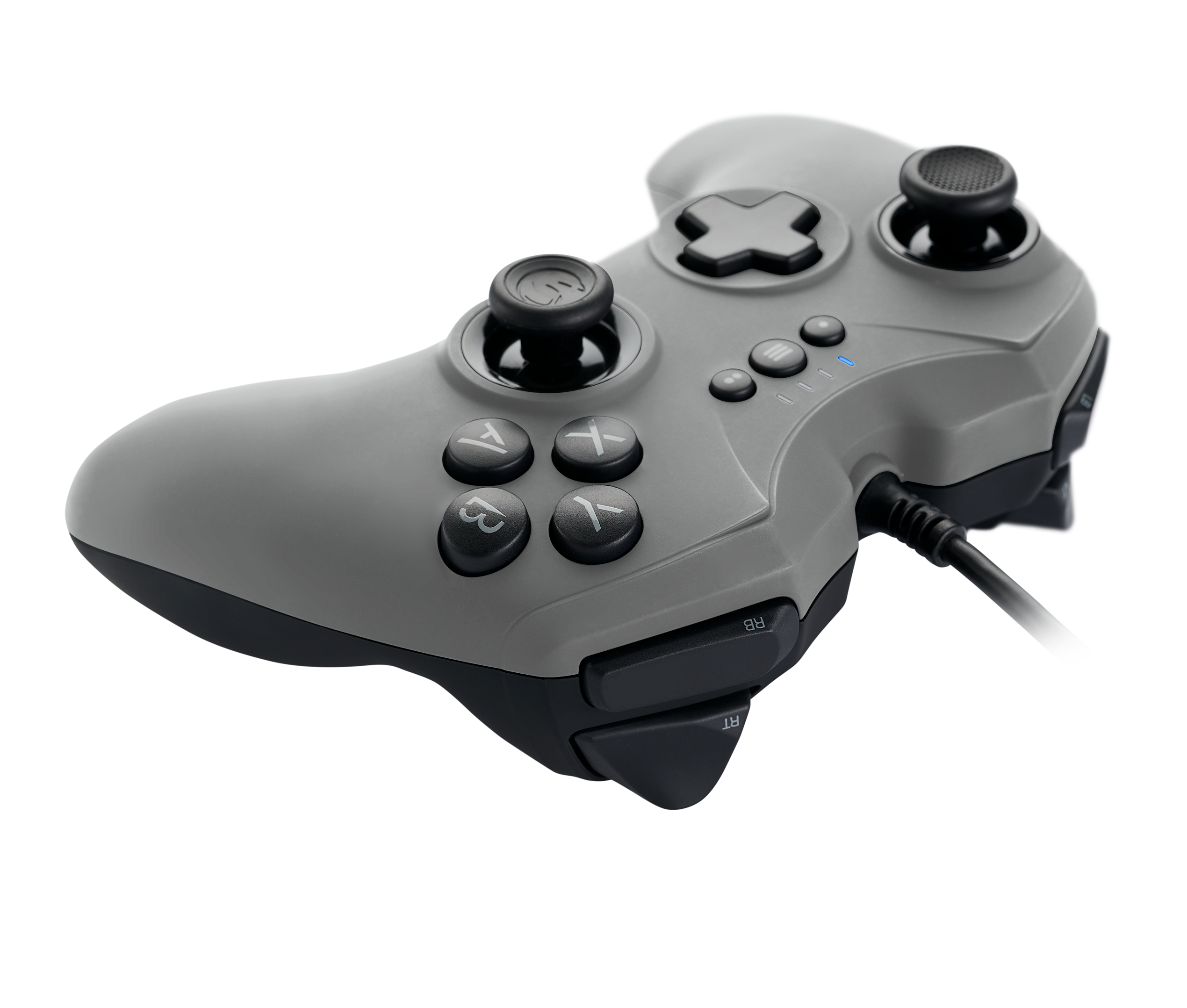 Mando de juego gris y negro, con botones y un cable negro.