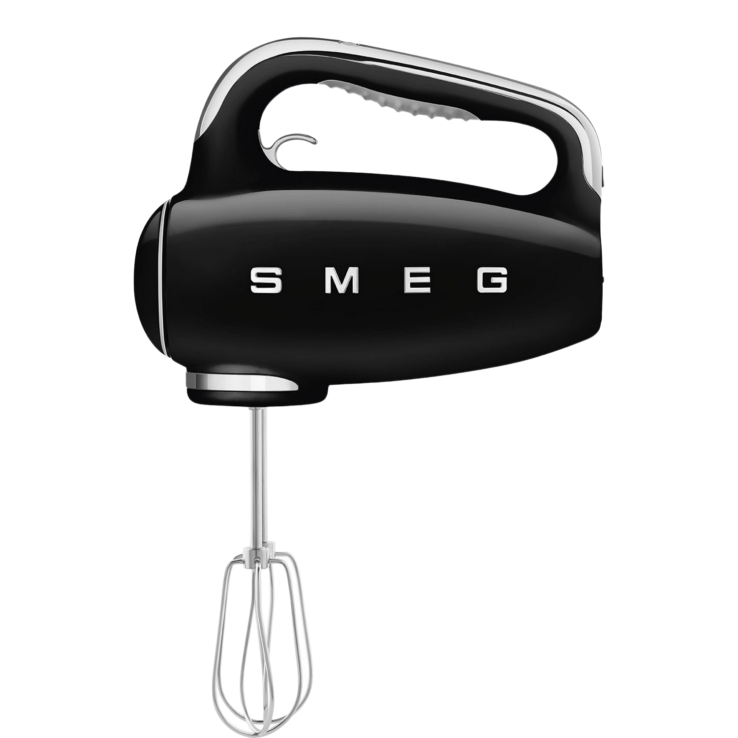 Zwarte SMEG handmixer met chromen accenten. De mixer heeft een handvat en klopper.