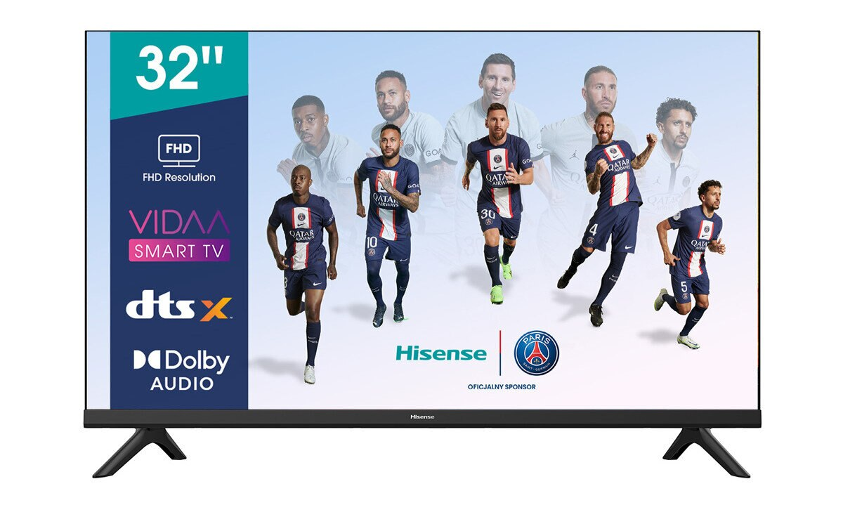 32-calowy telewizor wyświetlający drużynę piłkarską na ekranie, z logo Hisense.