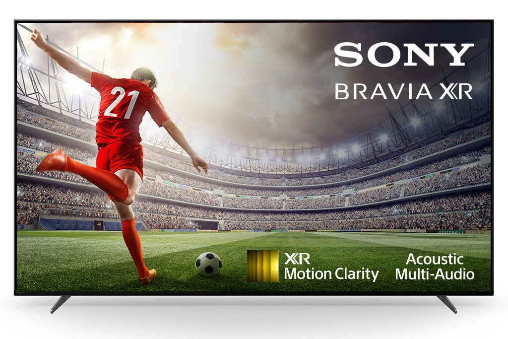 Telewizor Sony Bravia XR jest włączony, pokazując scenę z meczu piłki nożnej.