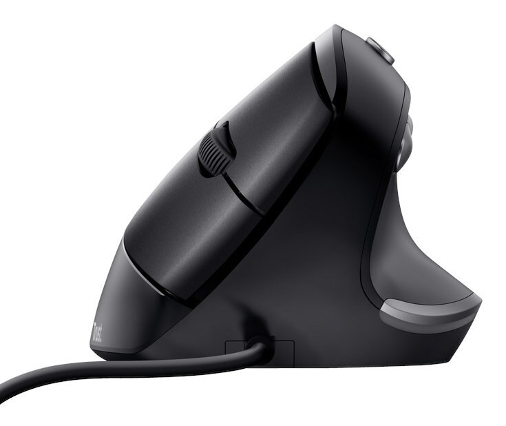 Czarna ergonomiczna mysz z kółkiem przewijania i bocznymi przyciskami na białym tle.
