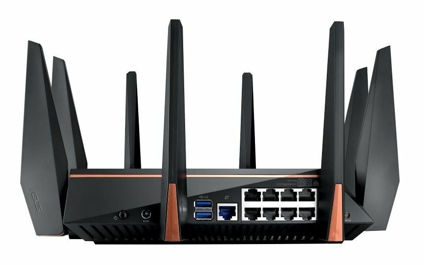 Tył czarnego routera z wieloma antenami. Porty obejmują USB i ethernet.